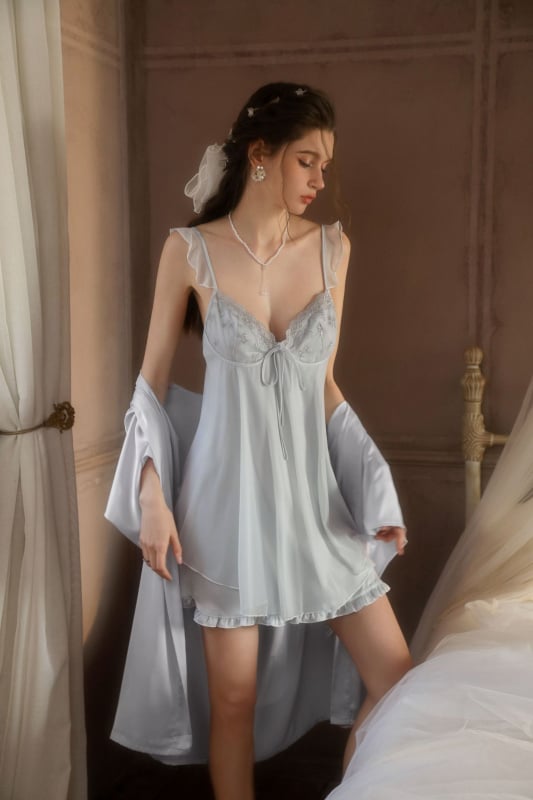 Nočná šaty typu sling z Ice Silk, s vankúšikmi na prsiach, výstrih do V, bez rukávov, čipka na chrbte