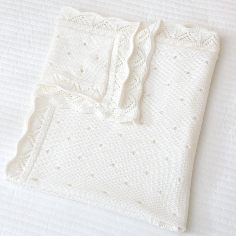 Новородено плетено одеяло с флорален кант – 100% памук, четирисезонно покривало за количка