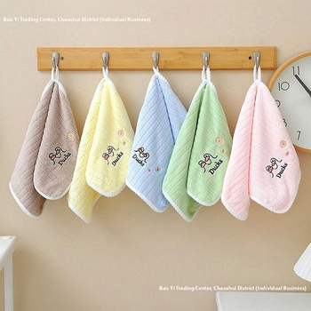 Детска кърпа за лице – мека, абсорбираща, квадратна; полиестер-памучна смес, 100D нишка, плоско тъкане, тегло под 50 g