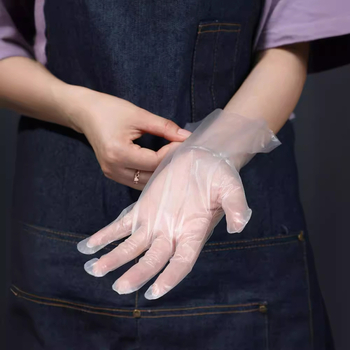 Jednorazové rukavice z CPE, potravinárska kvalita, protišmykové, priehľadné, balené v kuchynskej krabičke, hrúbka 0.05–0.1 mm, 50 ks v balení