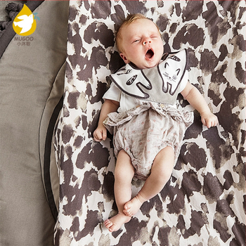 MUGOO Bavlnený nepremokavý bryndák pre bábätká a batoľatá (0–3 roky)