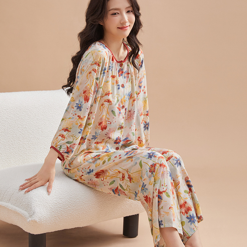 Sieviešu pidžamu komplekts ar kardiganam, regenerētas celulozes šķiedra, plāns audums 101–120 g/m2, garās piedurknes, nacionāla stila drukāšana