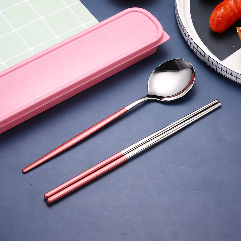 Nerezový jedálenský set (tri diely: lyžička, paličky, vidlička) — 410 nerezová oceľ, zrkadlové leštenie, prenosný