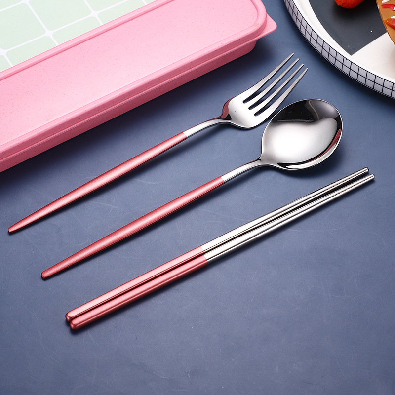 Nerezový jedálenský set (tri diely: lyžička, paličky, vidlička) — 410 nerezová oceľ, zrkadlové leštenie, prenosný