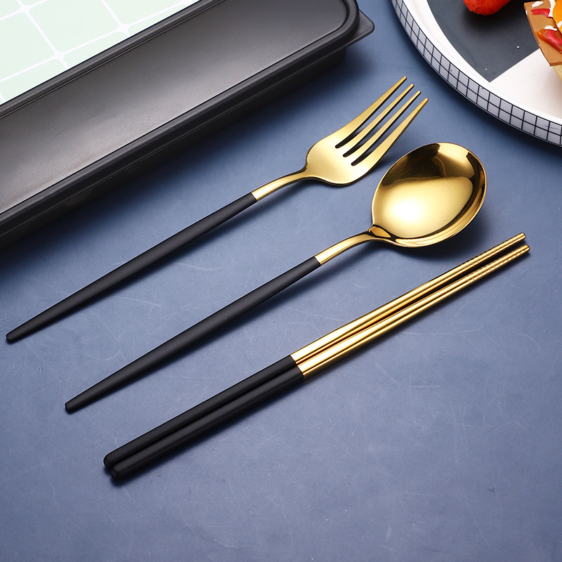 Nerezový jedálenský set (tri diely: lyžička, paličky, vidlička) — 410 nerezová oceľ, zrkadlové leštenie, prenosný