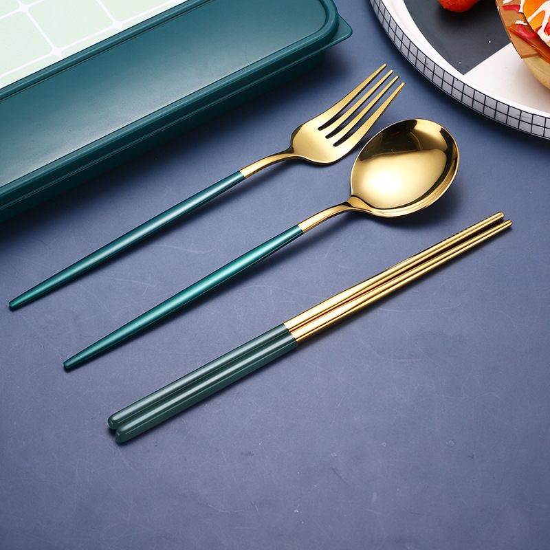 Nerezový jedálenský set (tri diely: lyžička, paličky, vidlička) — 410 nerezová oceľ, zrkadlové leštenie, prenosný