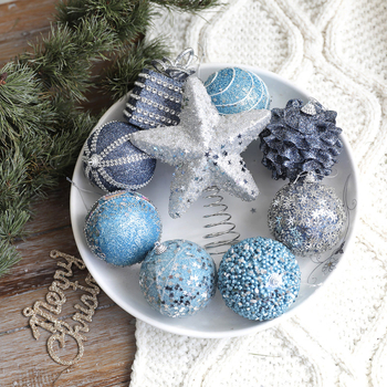 Penasta božićna kugla dekoracija, ručno izrađena, klasični stil, marka Soft blue ruoting