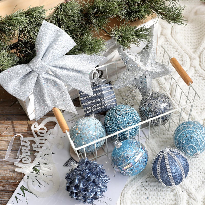Penasta božićna kugla dekoracija, ručno izrađena, klasični stil, marka Soft blue ruoting