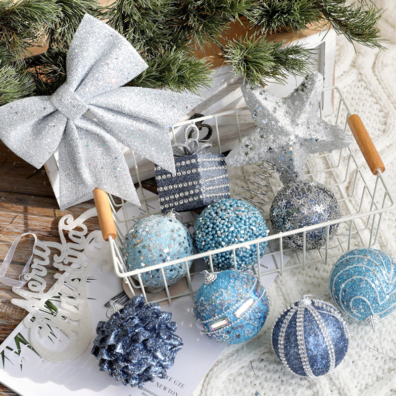 Penasta božićna kugla dekoracija, ručno izrađena, klasični stil, marka Soft blue ruoting