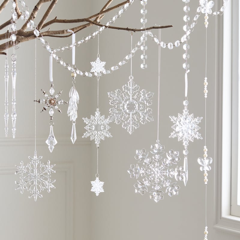 Sada 25 transparentných akrylových snehových vločiek, visiacich ozdôb pre vianočné a svadobné dekorácie, kvetinové aranžmány