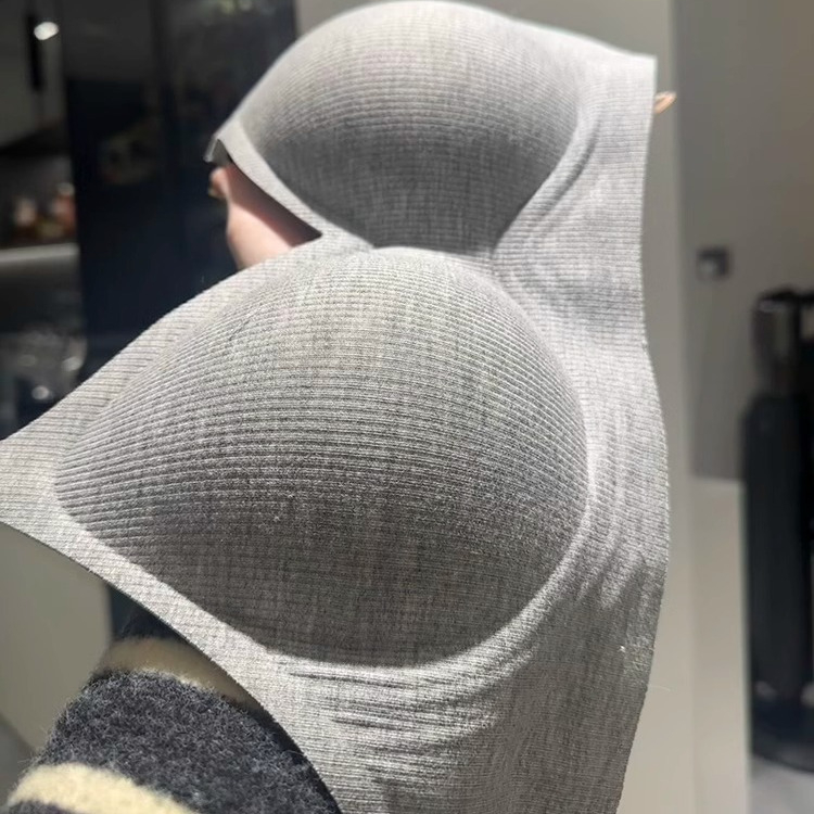 Японски стил подплатен безжичен памучен спортен сутиен, чашки тип триъгълник, без закопчаване