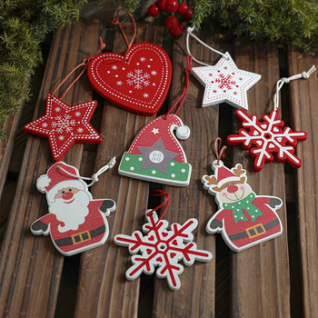 Drevená karikatúrna ozdoba Santa Clausa so snehovou vločkou – scénické vianočné dekorácie