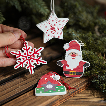 Drevená karikatúrna ozdoba Santa Clausa so snehovou vločkou – scénické vianočné dekorácie