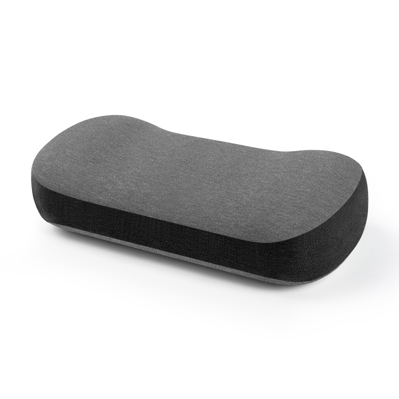 Prenosný vankúš z prírodného latexu na cestovanie, obsah latexu 80–90%, výška jadra 10–15 cm, jednostranný fleece materiál, dostupná personalizácia