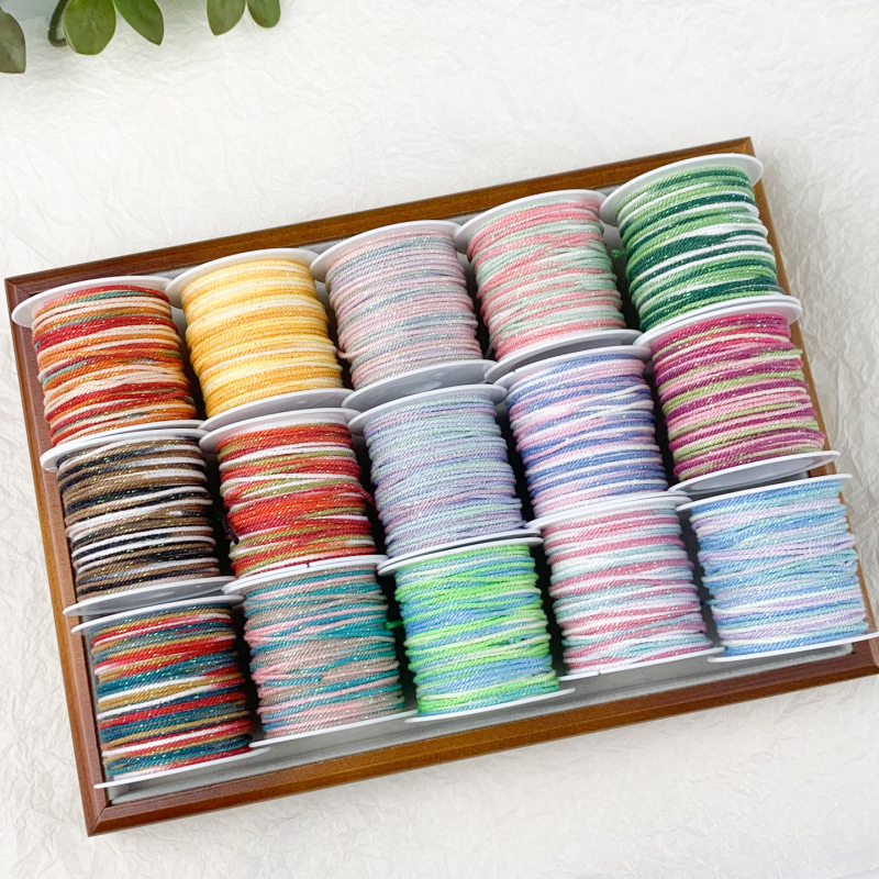 DIY doplnky: ručne tkané vlákno lano na náramky (jar 2025)