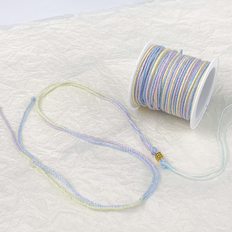 DIY doplnky: ručne tkané vlákno lano na náramky (jar 2025)