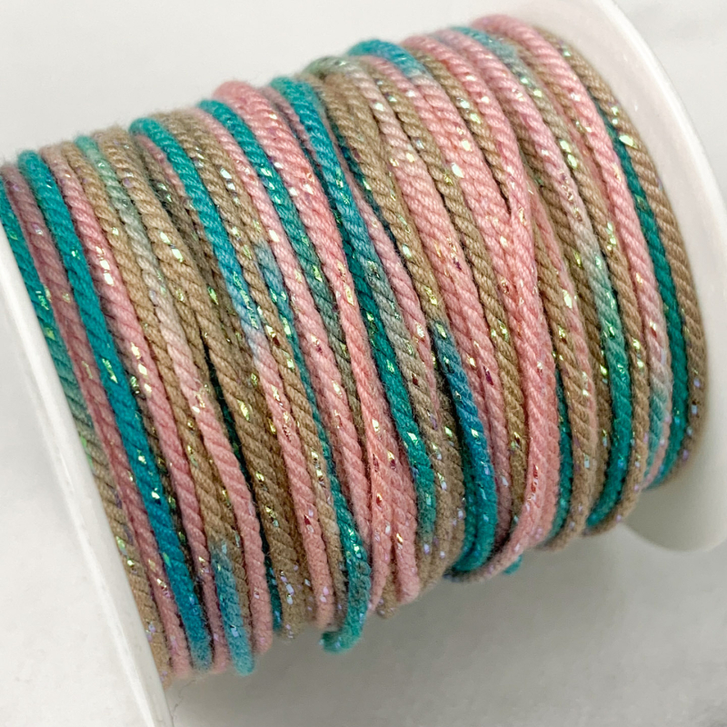 DIY doplnky: ručne tkané vlákno lano na náramky (jar 2025)