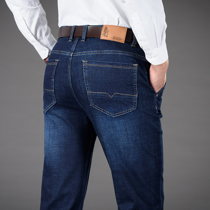 Blugi denim pentru bărbați, talie înaltă, croială dreaptă, croială lejeră, detalii la buzunare, finisaj de spălare