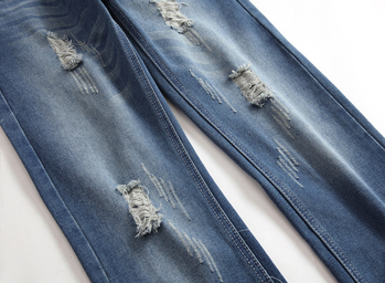 Slim-fit traperice s distressed i faded efektima, ravne nogavice, srednji pojas, zip