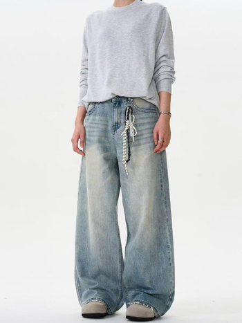 Jeanși din denim în stil vintage, croială dreaptă, talie medie, fermoar, 92% bumbac, detalii distressed