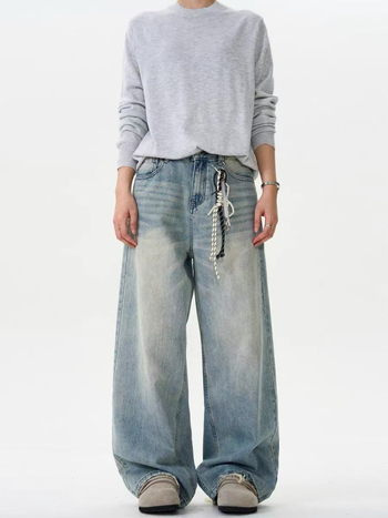 Jeanși din denim în stil vintage, croială dreaptă, talie medie, fermoar, 92% bumbac, detalii distressed