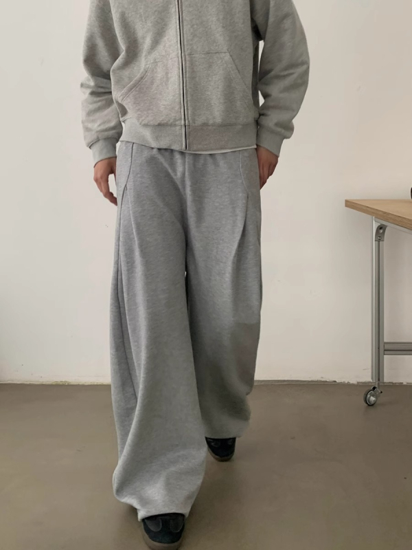 Pánske športovo voľné nohavice z polyesteru, rovný strih, stredný pás, viaceré vrecká, zapínanie s viazankou