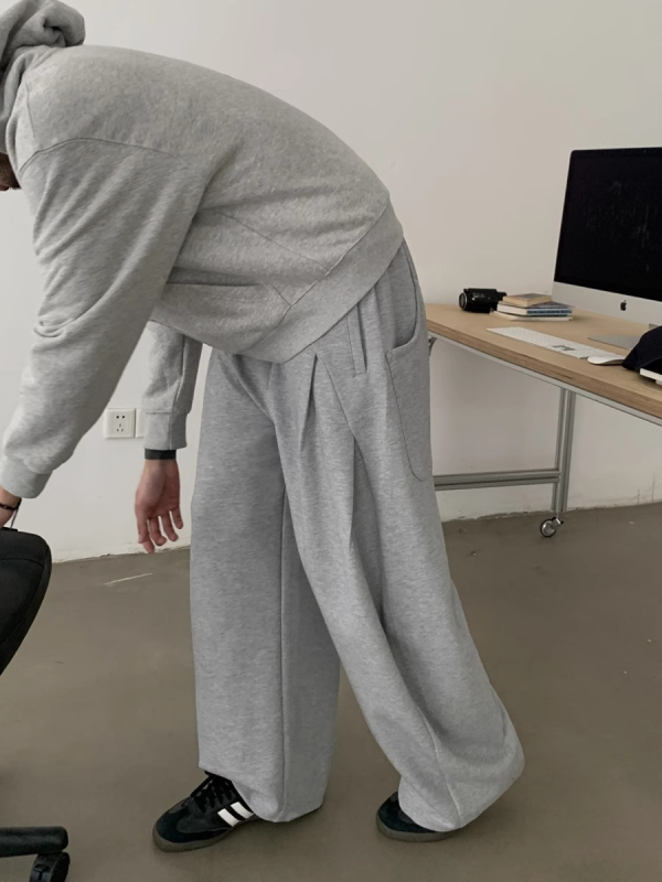 Pánske športovo voľné nohavice z polyesteru, rovný strih, stredný pás, viaceré vrecká, zapínanie s viazankou