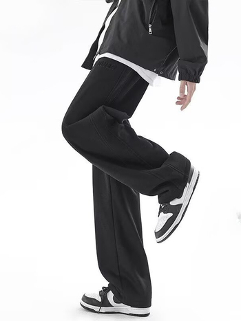 Pánske nohavice s rovnou nohavicou, flís vo vnútri, bavlnená zmes, stredne vysoký pás, šnúrka v páse, zimné