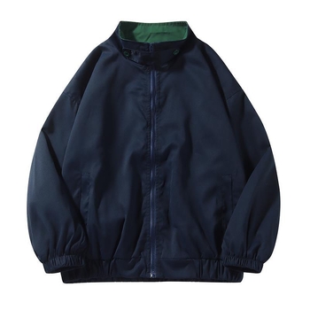 Sportska jakna sa stojećim ovratnikom i kapuljom, slobodan kroj, dugi rukavi