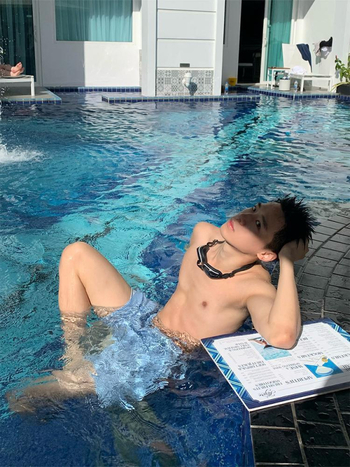 Pánske plážové šortky Harajuku štýl, 100% polyester, rýchloschnúce a priedušné, šnúrka v páse, rovný lem