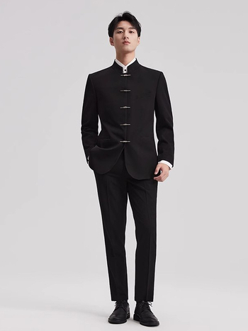 Tenký oblek v čínskej móde pre mladých mužov, stojací golier, rovný strih, predný zapínanie s tromi gombíkmi, polyesterová látka, podšívka polyester, ľahký obchodný štýl