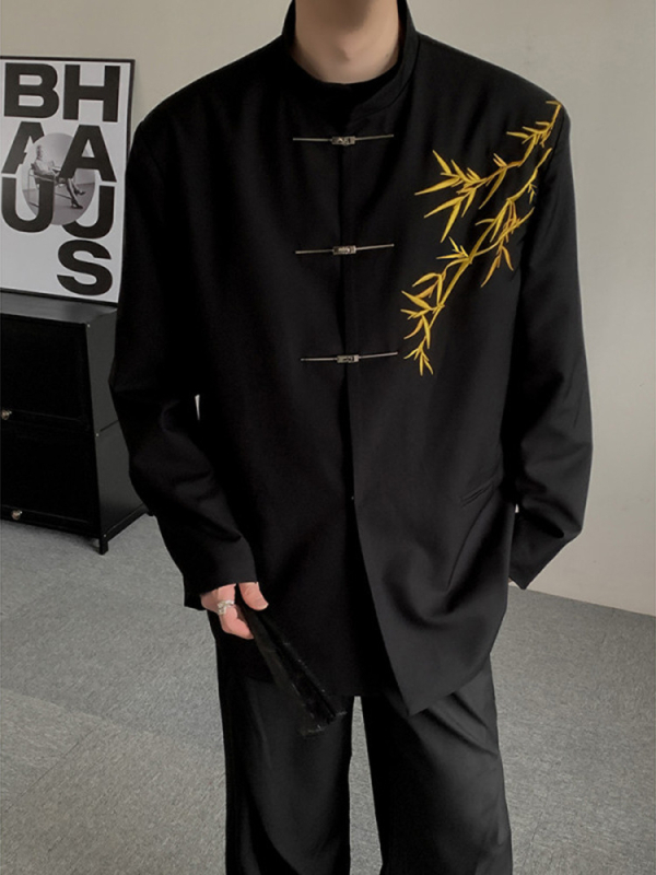 Férfi esküvői öltöny kínai stílusban, bambusz hímzéssel, álló gallér, laza szabás, háromgombos, poliészter alapú keverék