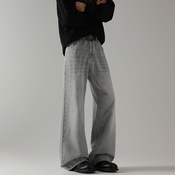 Džíny – stredný pás, rovné nohavice s mikro flare, oprané denim, 70.9% bavlna, 18.4% regenerované vlákna, 10.7% polyester, viac vreciek