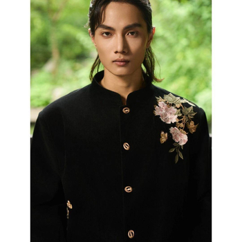 Pánske casual sako v čínsskom štýle s kvetinovou výšivkou a stojacim golierom, bavlneno-polyesterový materiál, jednofarebné zapínanie, Hongkong štýl