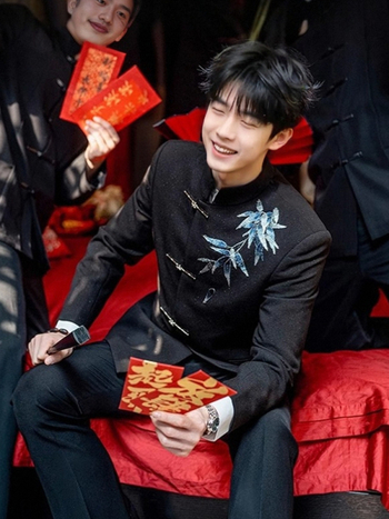 Kínai stílusú Tang öltöny vőlegénynek, hímzett, karcsúsított szabás, álló gallér, bankett öltöny, 2025 tavasz, poliészter-keverék