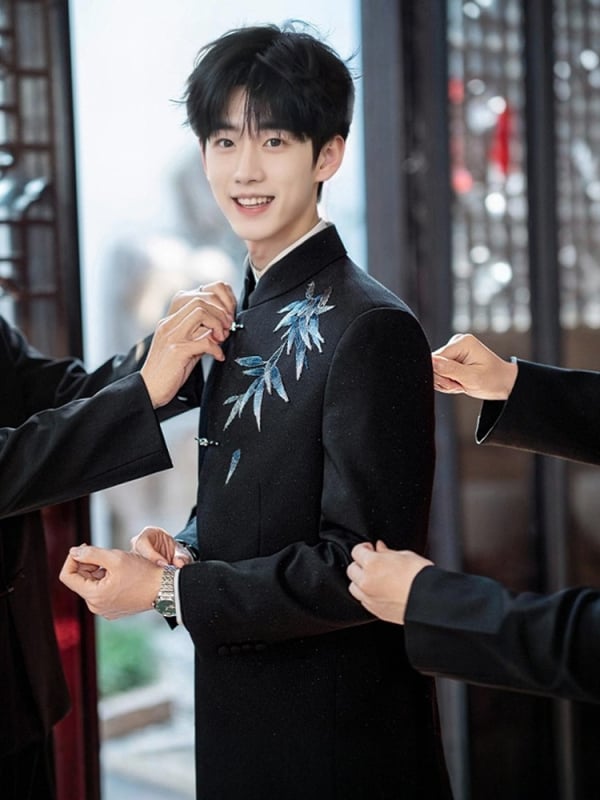 Kínai stílusú Tang öltöny vőlegénynek, hímzett, karcsúsított szabás, álló gallér, bankett öltöny, 2025 tavasz, poliészter-keverék