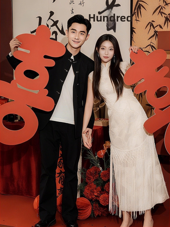 Oblek v čínskej štýle — stojací golier, zapínanie na gombík, 100% polyester, voľný strih, 3D patch kapsy