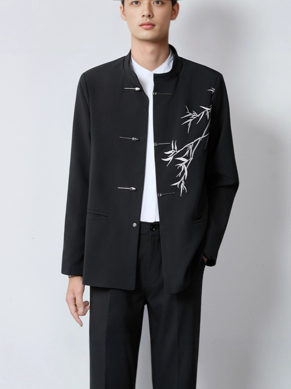 Pánska čínskeho štýlu vyšívaná bunda, úzka silueta, golier typu saka, zapínanie na jedno gombík, 3D vrecká, ribovaný lem, zmes polyesterového vlákna