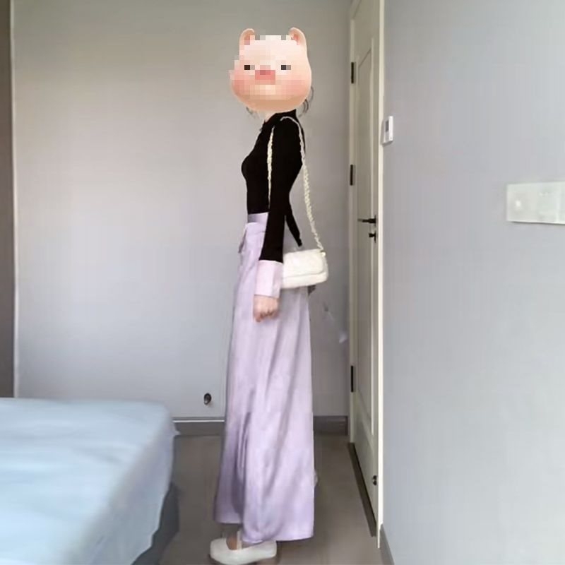 Dvojdielny set z chenille s 90-95% Spandex: top s dlhými rukávmi a dierovanými gombíkmi + polovičná sukňa s vyvýšeným kvetinovým motívom (jeseň-zima)