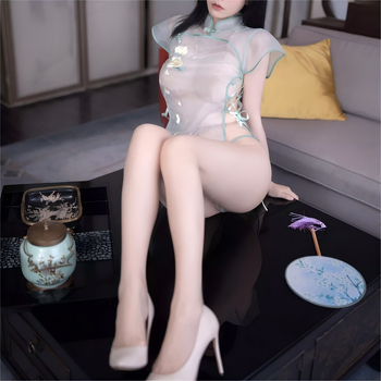 Seksi set donjeg rublja inspiriran čipao/cheongsamom s izšivanjem, prorezom i prozirnom mrežom od poliesteru