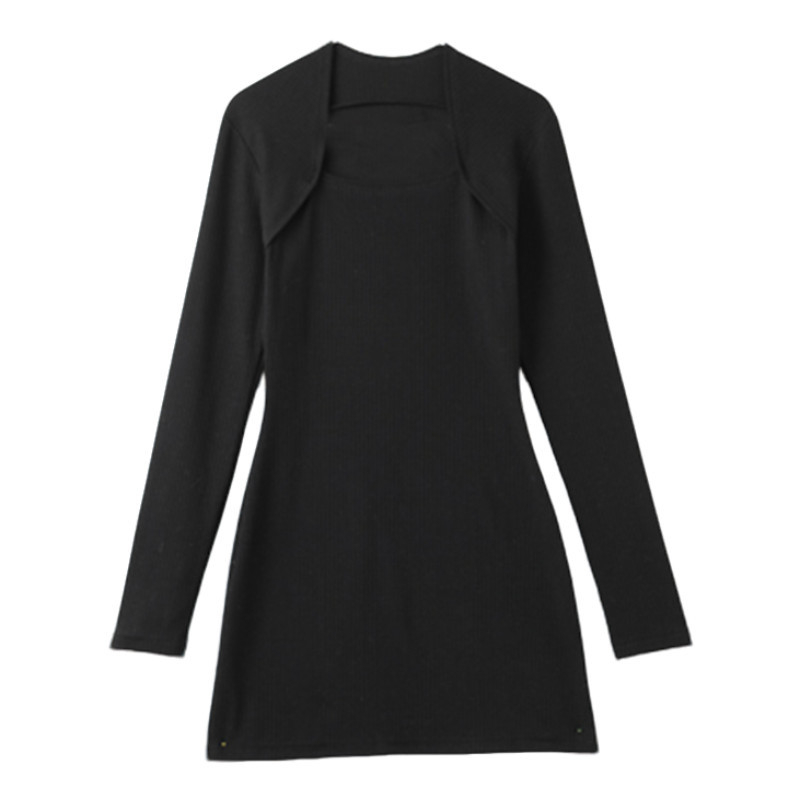 Pletené šaty s priliehavým strihom, štvorcový výstrih, krátky lem, dlhé rukávy, vysoký pás