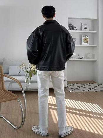 Muška PU kožna jakna, streetwear stil, zatvara se zipom, rever ovratnik, opušten kroj, bočne džepove