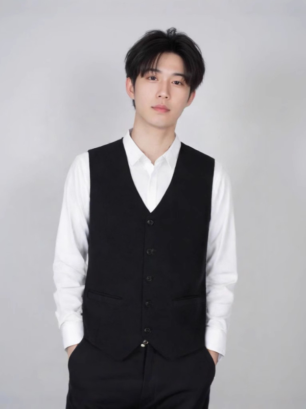 Pánska vesta do saka, korejský štýl, štíhla siluéta, bez rukávov, stojací golier, jednoradové zapínanie, vlnený zmes 30–35%