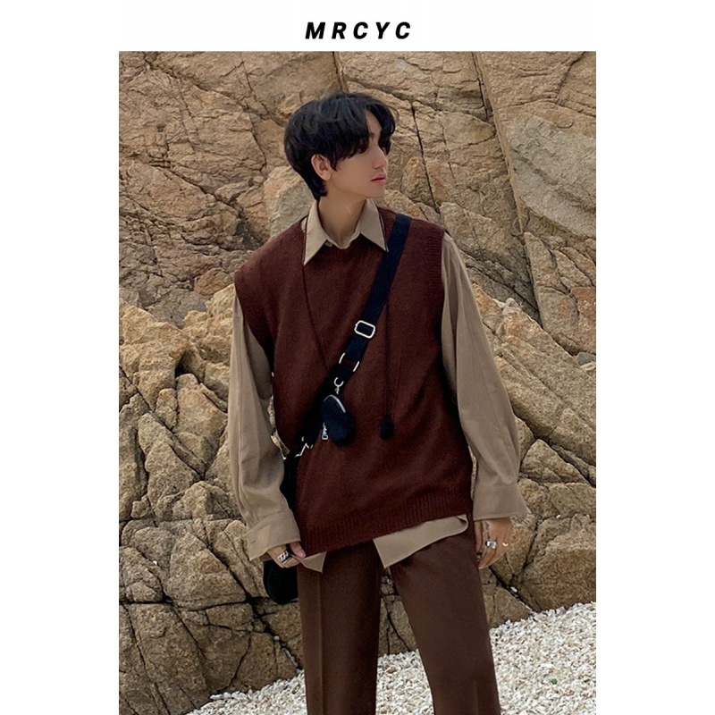 Pánska pletená vesta, jednofarebná, voľný strih, hrubé pletenie, 66-70% vlna, jeseň