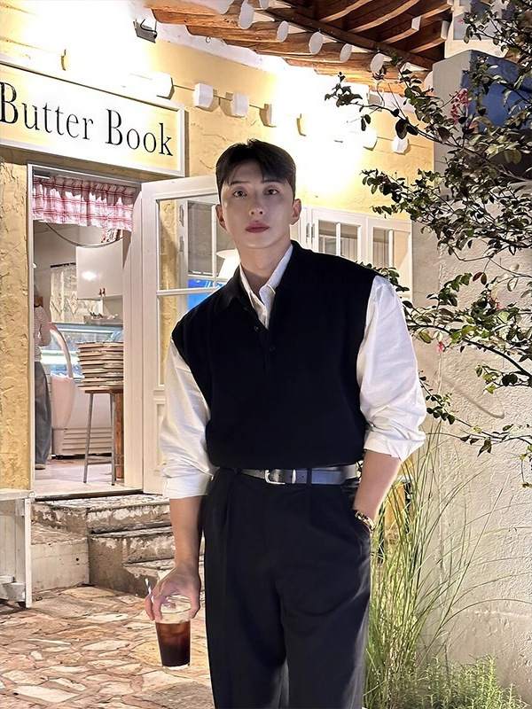 Pánske bezrukávové pletené tielko v japonskom štýle retro, jar–jeseň, 100% polyester, polo golier