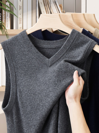 Pánska kašmírová vesta s výstrihom do V, bez rukávov, 100% kašmír, zimný pletený dizajn.