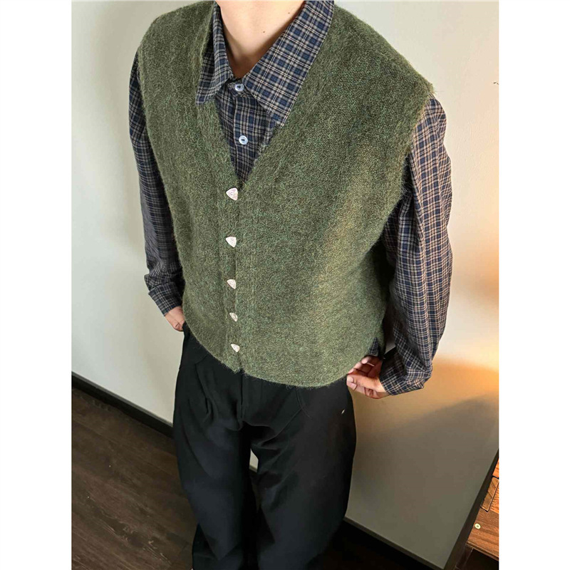 Bezrukávový kardigan s výstrihom do V, jednoradové zapínanie na gombíky, vlnená zmes 81–85%, voľný strih pre jar a jeseň