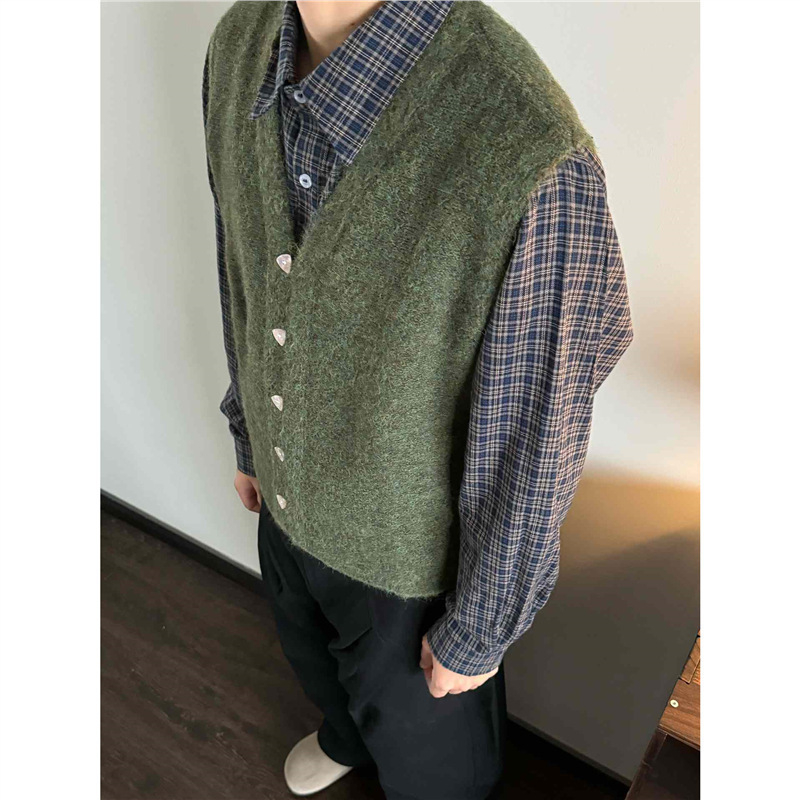 Bezrukávový kardigan s výstrihom do V, jednoradové zapínanie na gombíky, vlnená zmes 81–85%, voľný strih pre jar a jeseň