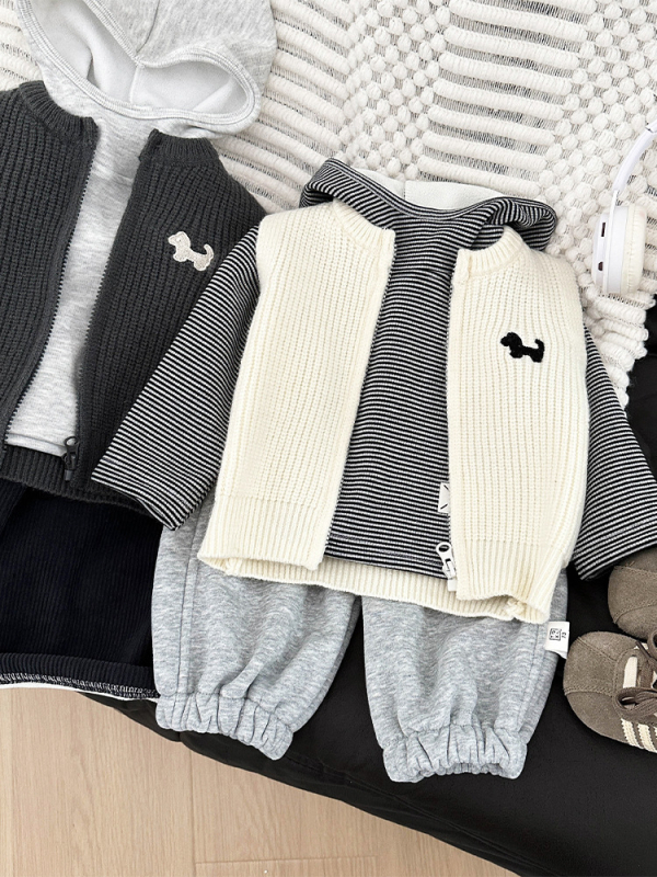 Detská pletená vesta v kórejskom štýle, 50% akryl, pre vek 1–3 roky, zapínanie na zips.