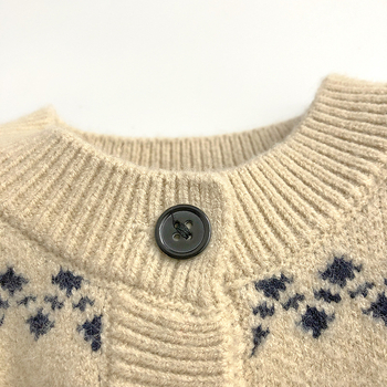 Detská pletená vesta v kórejskom štýle, pruhovaný žakard, modalové vlákno 25%, bez rukávov, okrúhly výstrih.